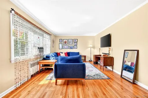 115 Robins Road New Rochelle NY 10801