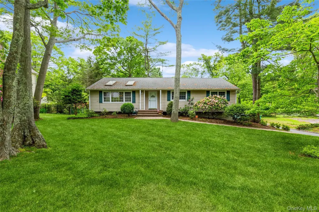 32 Lower Cross Shoreham NY 11786
