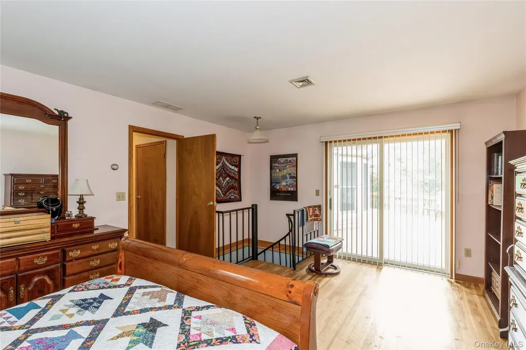 32 Lower Cross Shoreham NY 11786