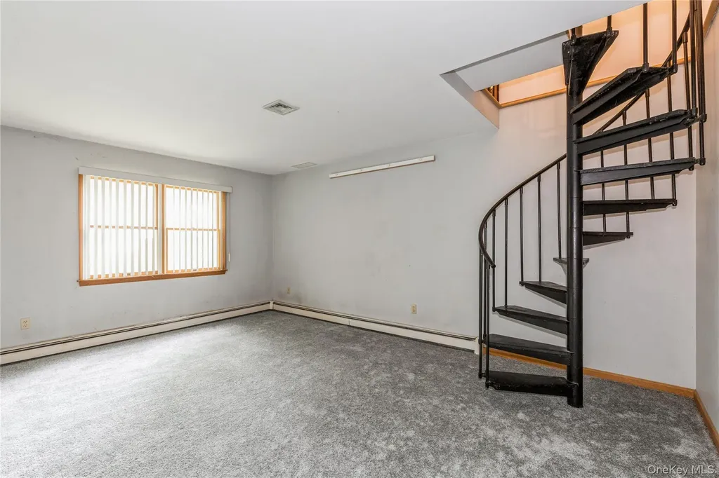 32 Lower Cross Shoreham NY 11786