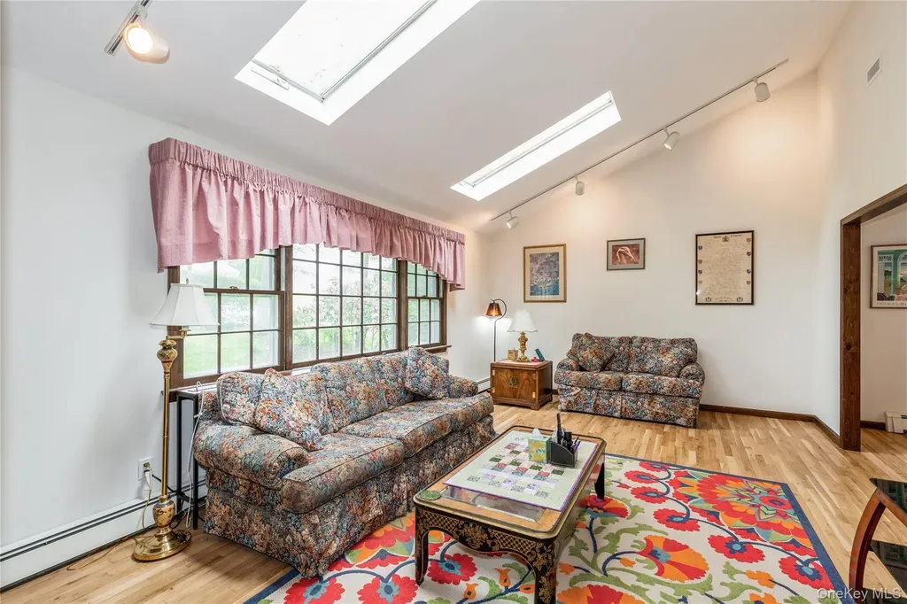 32 Lower Cross Shoreham NY 11786