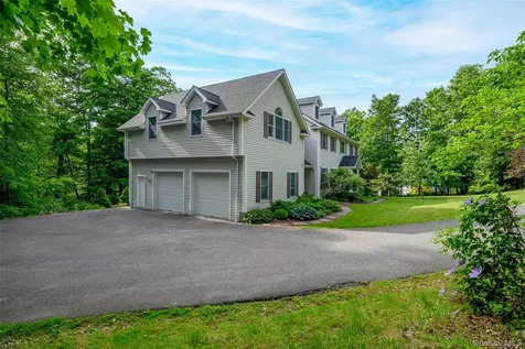 17 Weldon Woods Connecticut Road New Fairfield CT 06812