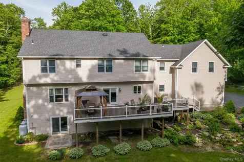 17 Weldon Woods Connecticut Road New Fairfield CT 06812