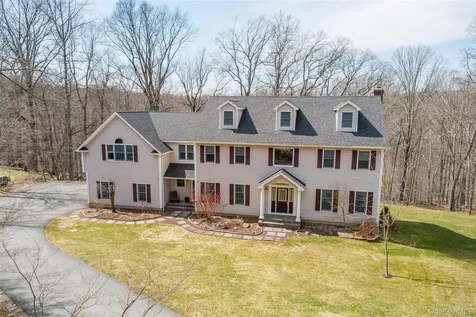 17 Weldon Woods Connecticut Road New Fairfield CT 06812
