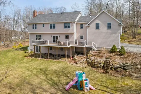 17 Weldon Woods Connecticut Road New Fairfield CT 06812