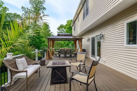 17 Weldon Woods Connecticut Road New Fairfield CT 06812