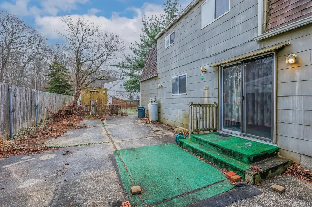 1 Bear Street Selden NY 11784