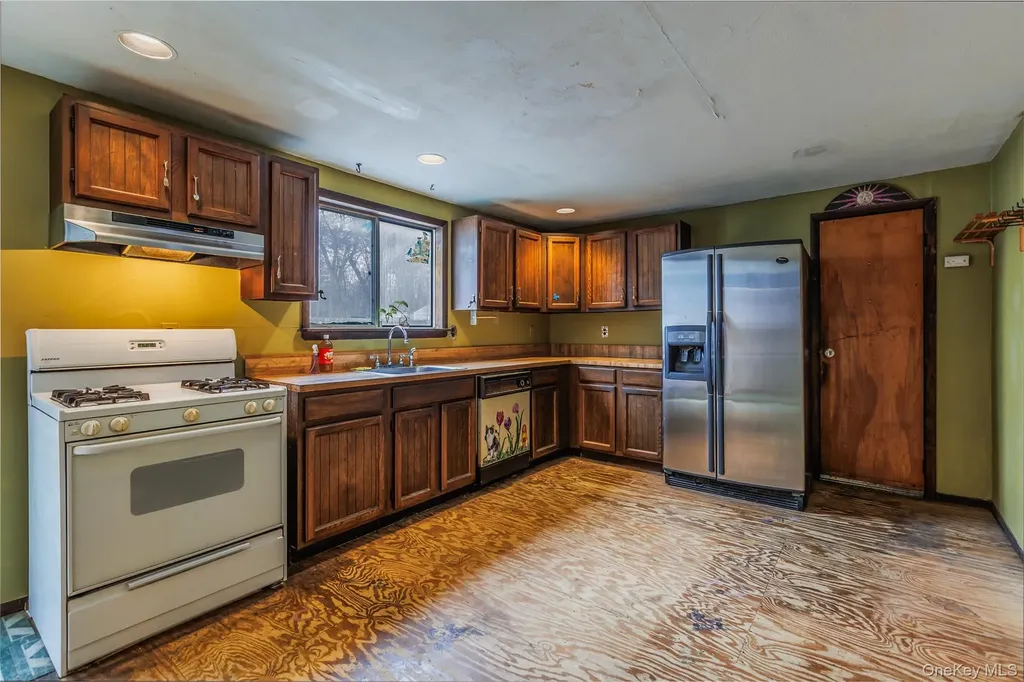 1 Bear Street Selden NY 11784