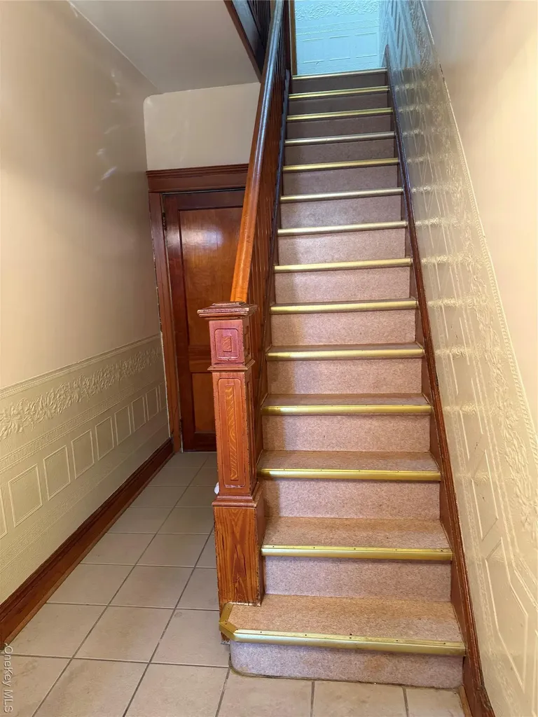 7848 83rd Street Glendale NY 11385