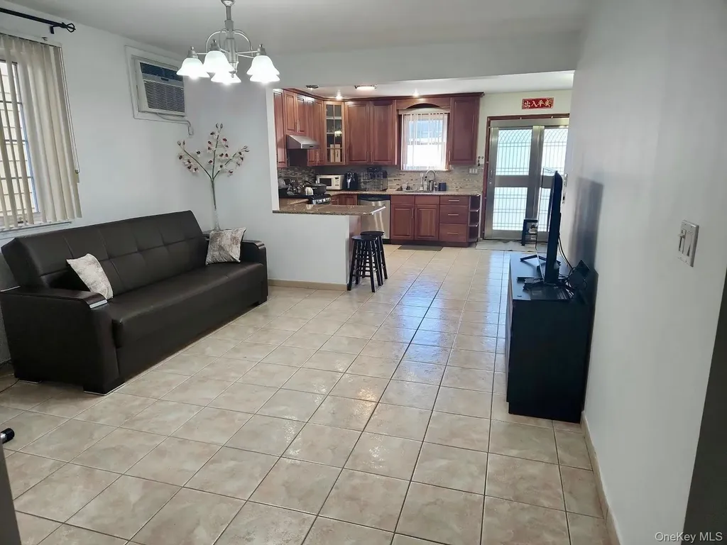 7848 83rd Street Glendale NY 11385