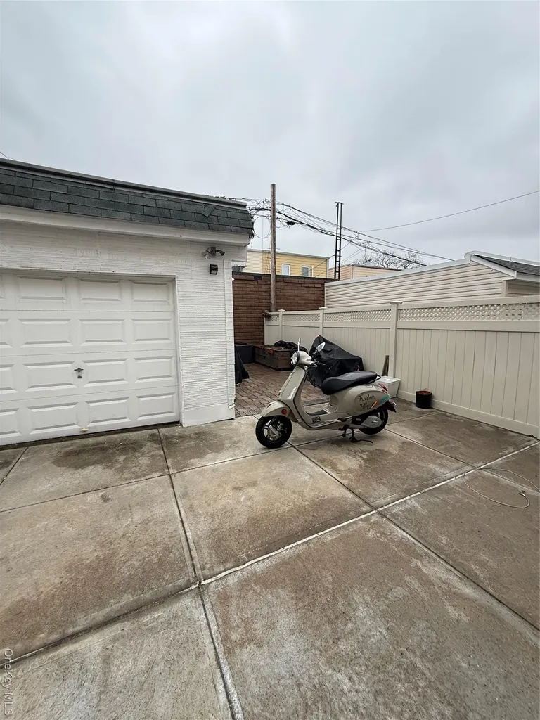 7848 83rd Street Glendale NY 11385