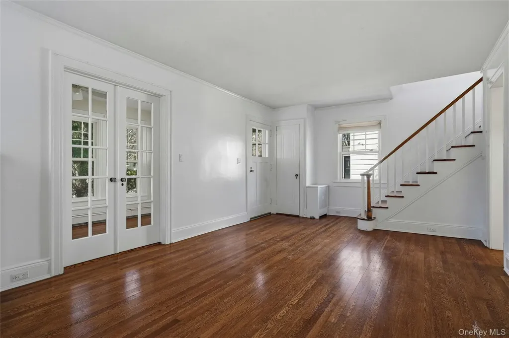 151 Hillcrest Avenue Manhasset NY 11030