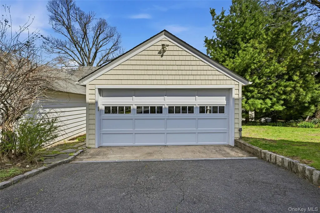 151 Hillcrest Avenue Manhasset NY 11030