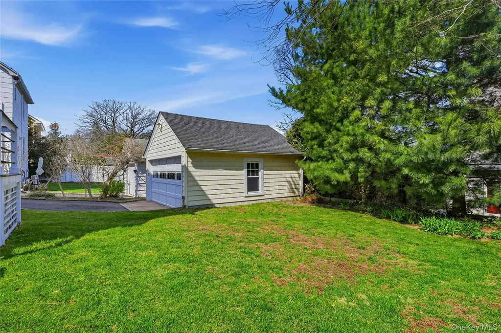 151 Hillcrest Avenue Manhasset NY 11030