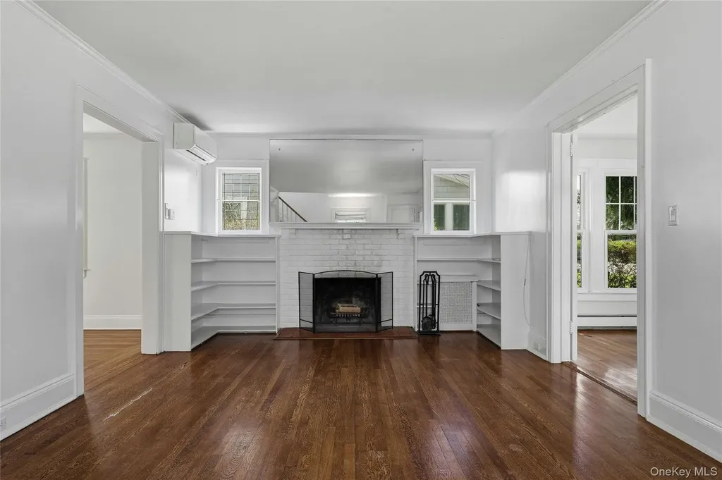 151 Hillcrest Avenue Manhasset NY 11030