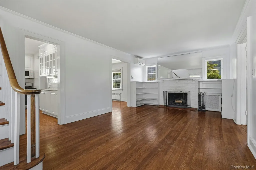 151 Hillcrest Avenue Manhasset NY 11030