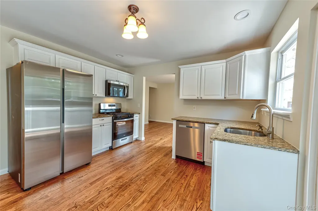 44 Westminster Drive Shirley NY 11967