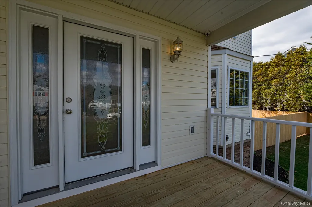 44 Westminster Drive Shirley NY 11967