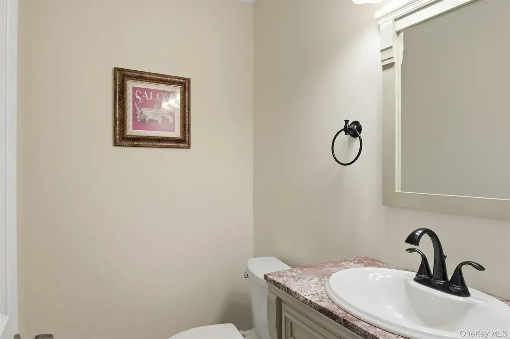 7 E Gate Lane Setauket NY 11733