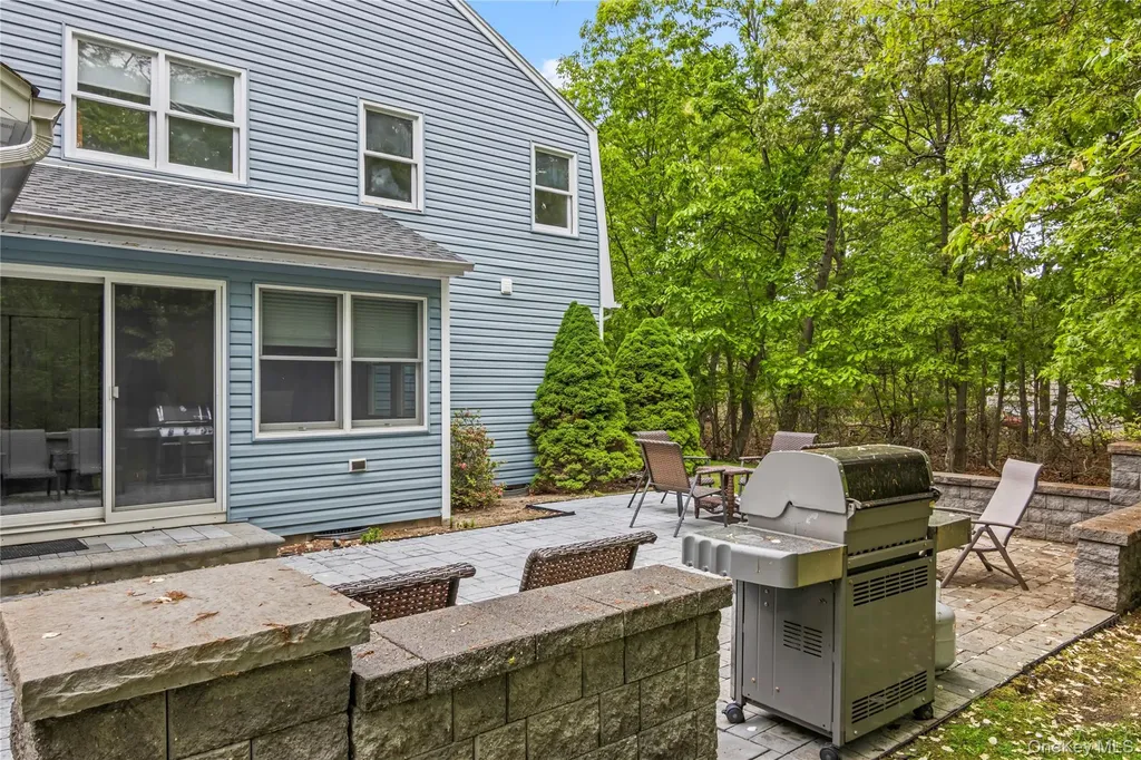 7 E Gate Lane Setauket NY 11733