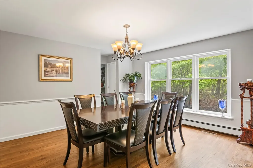 7 E Gate Lane Setauket NY 11733