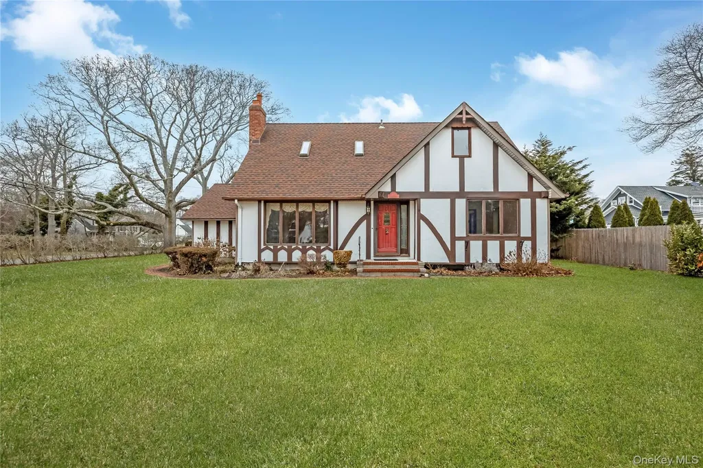 325 Middle Road Blue Point NY 11715