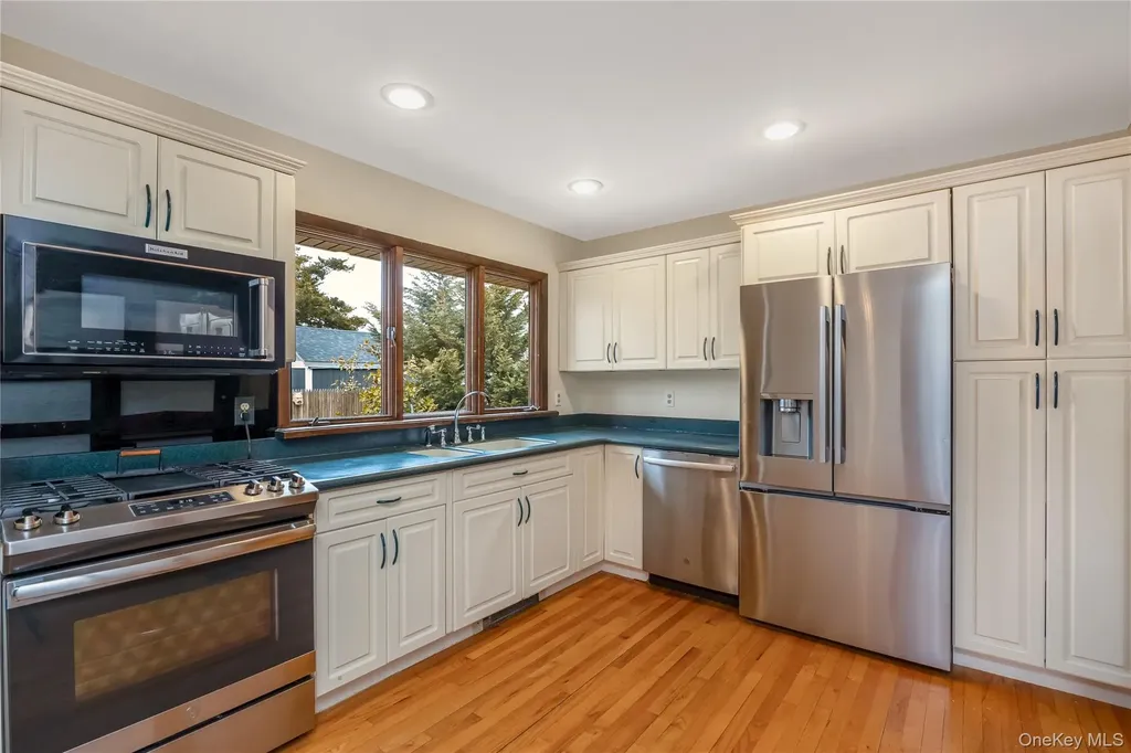 325 Middle Road Blue Point NY 11715
