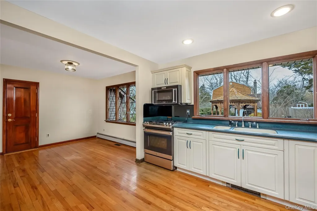325 Middle Road Blue Point NY 11715