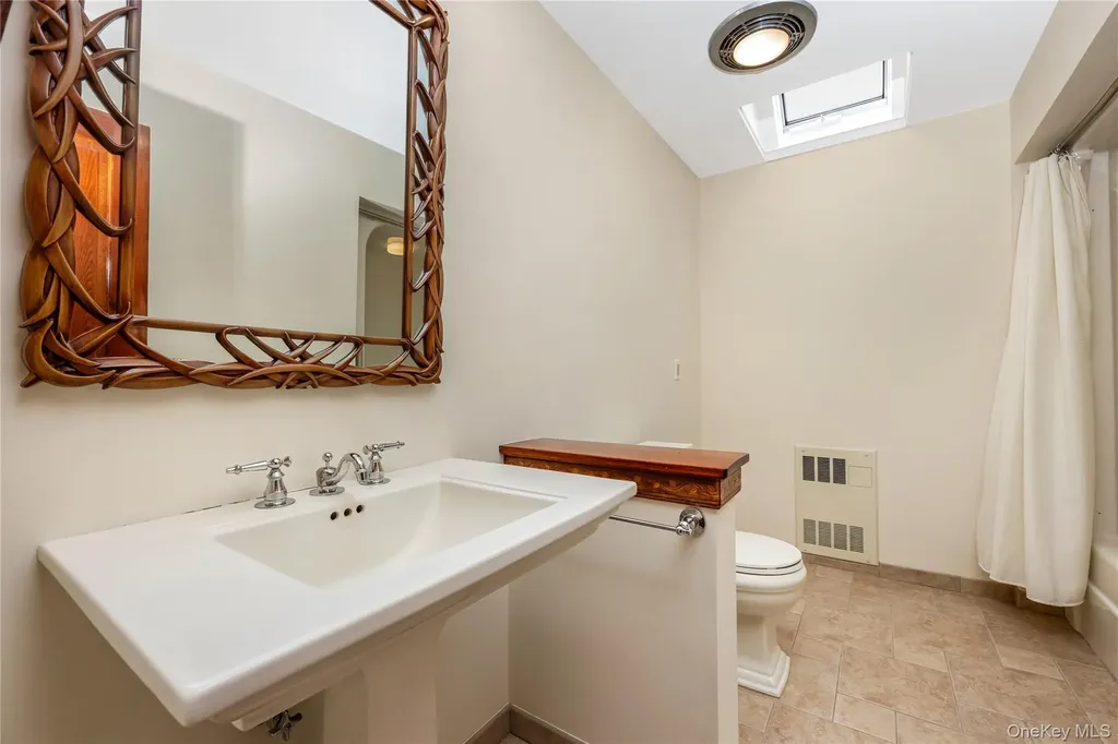 325 Middle Road Blue Point NY 11715