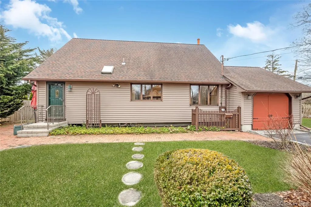 325 Middle Road Blue Point NY 11715