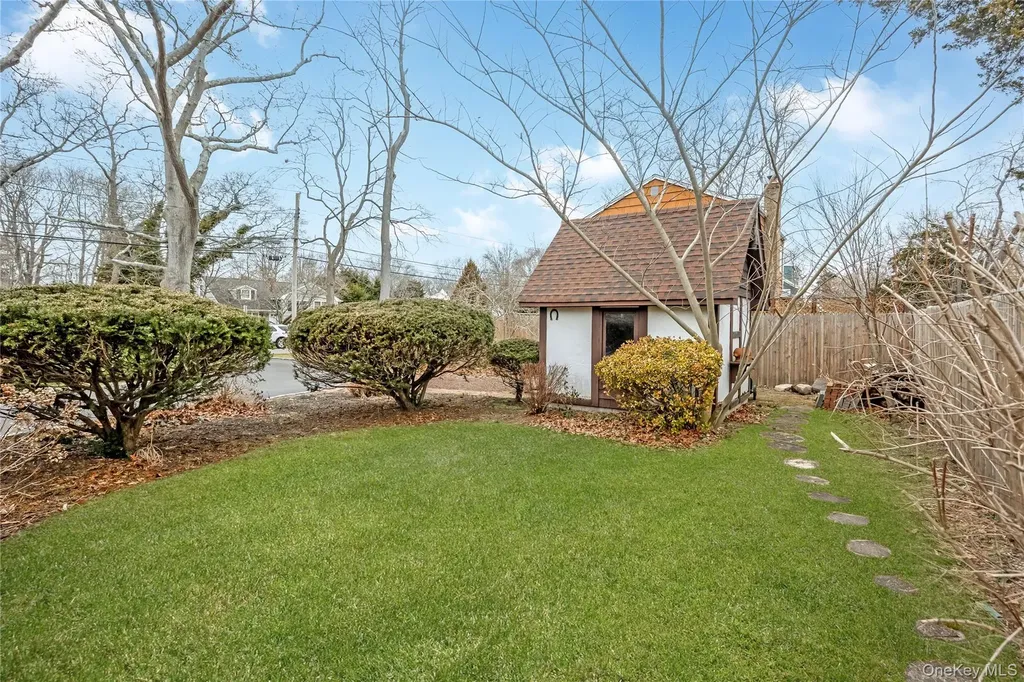 325 Middle Road Blue Point NY 11715