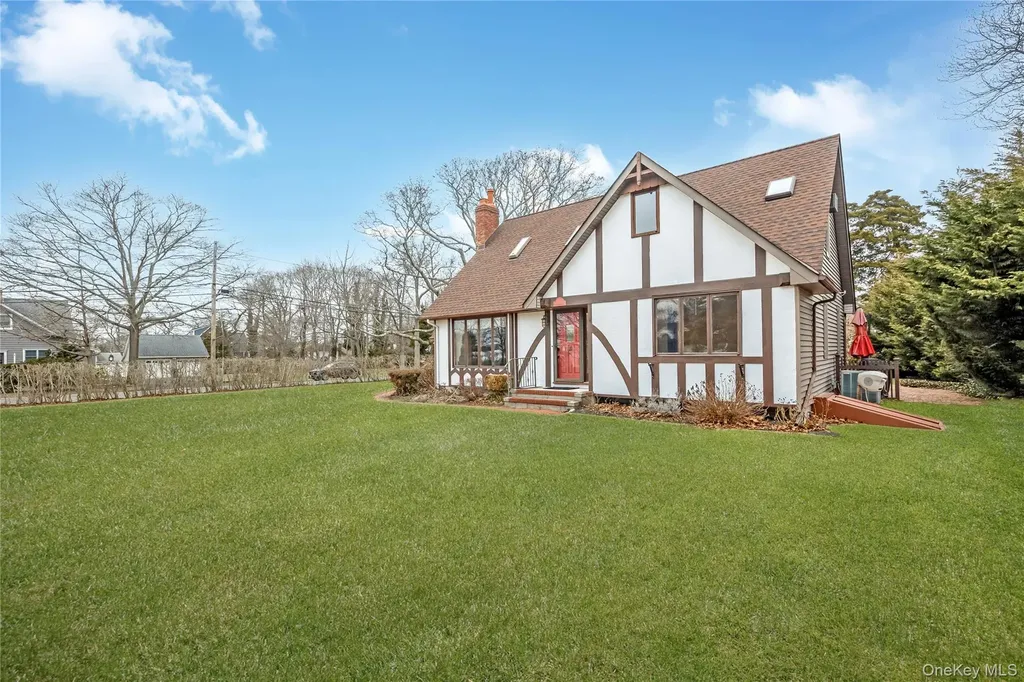 325 Middle Road Blue Point NY 11715