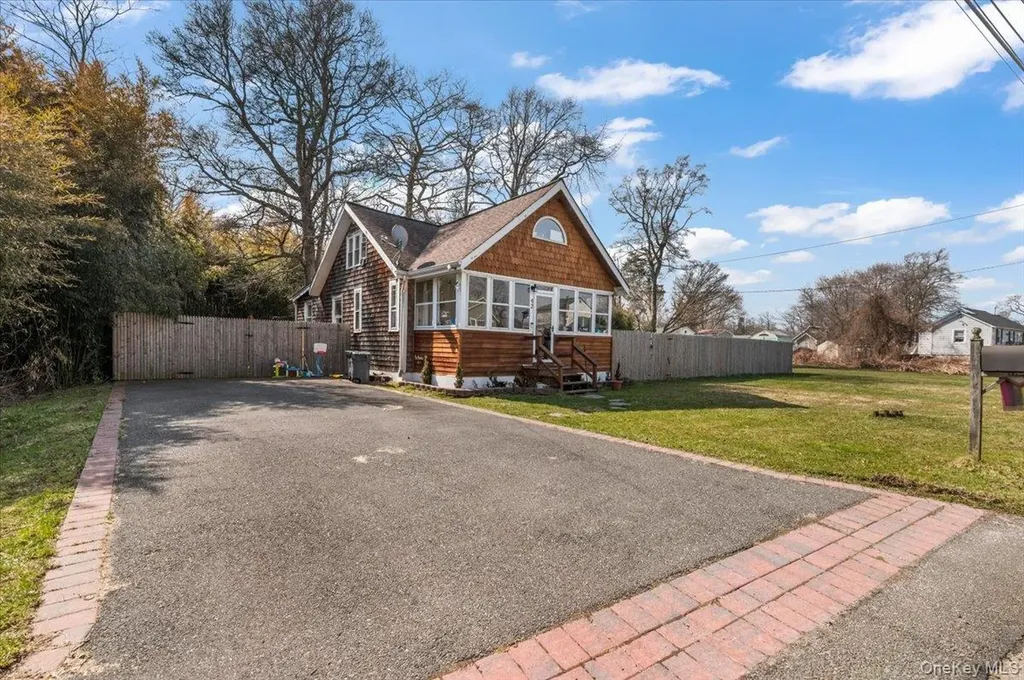 42 Moriches Drive Mastic Beach NY 11951