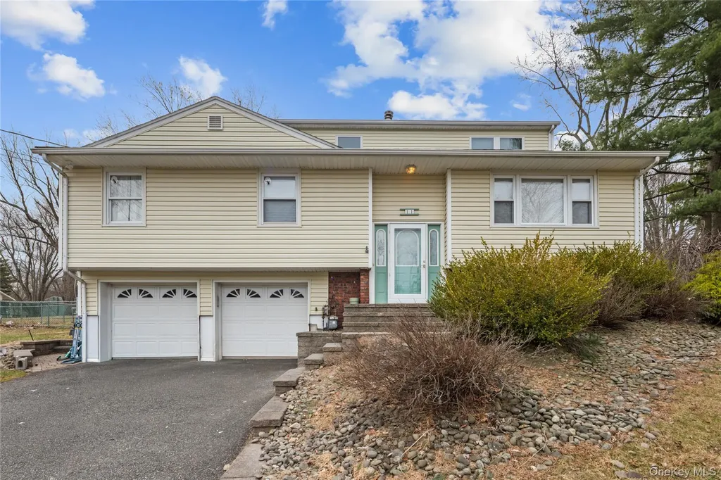 11 Castle Drive Chestnut Ridge NY 10977