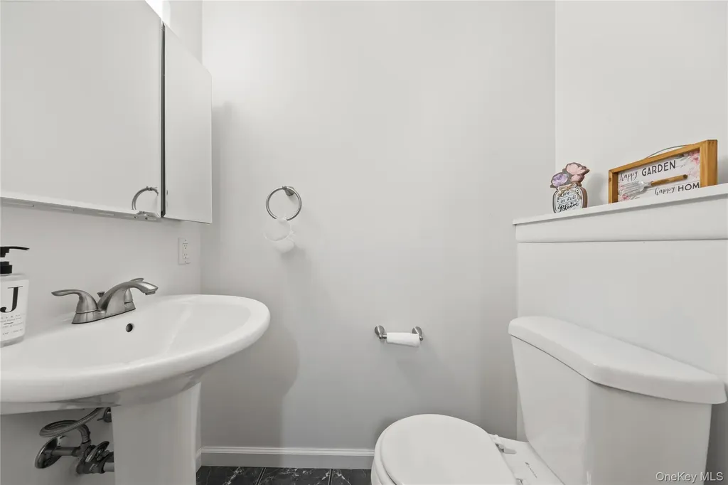 11 Castle Drive Chestnut Ridge NY 10977