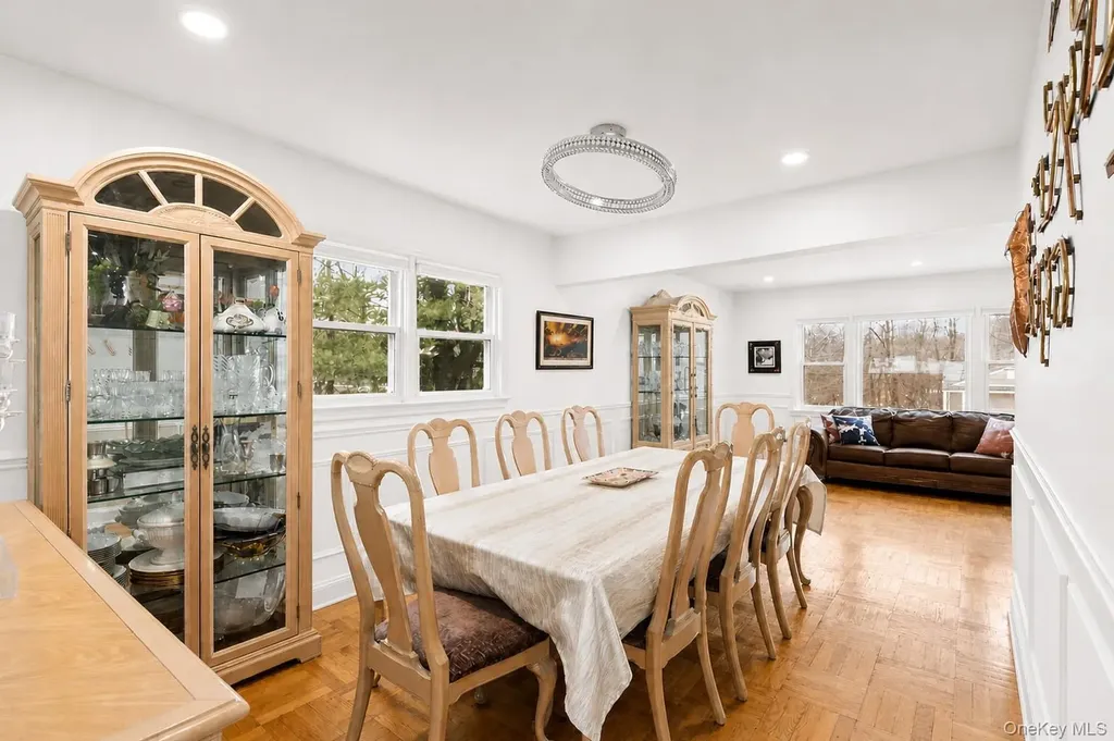 11 Castle Drive Chestnut Ridge NY 10977