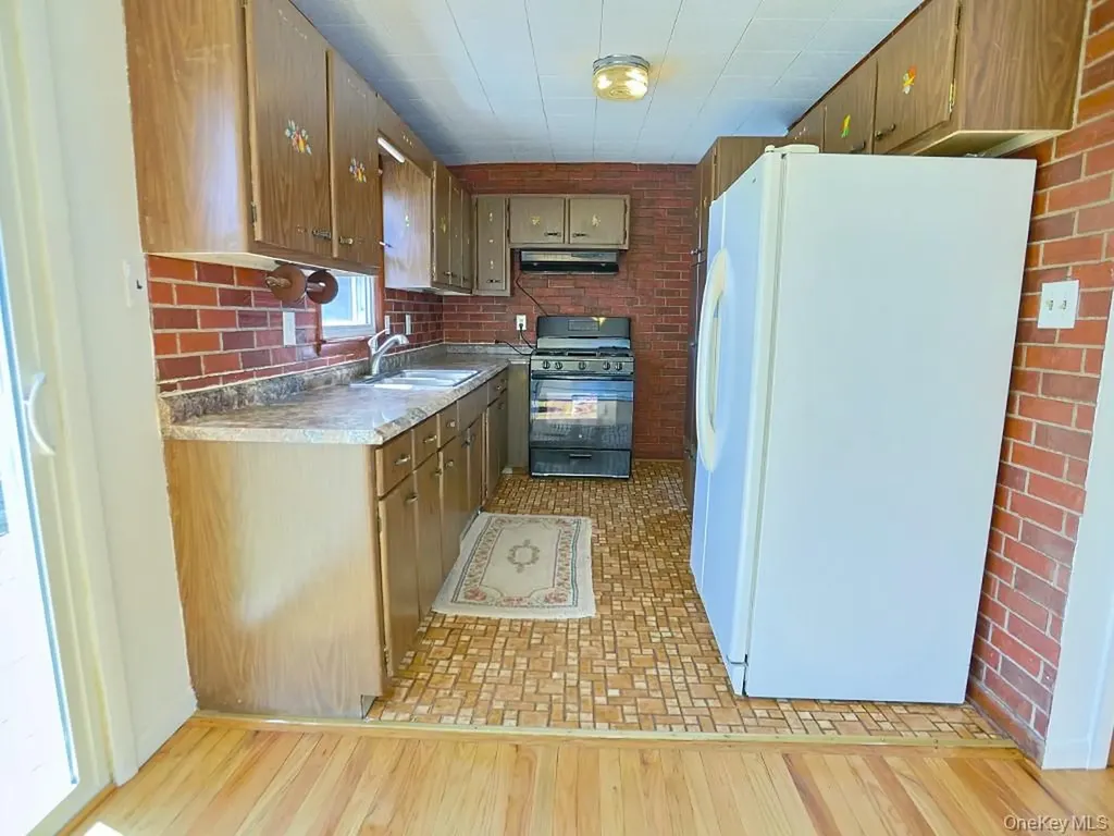 1871 Albany Post Road Wallkill NY 12589