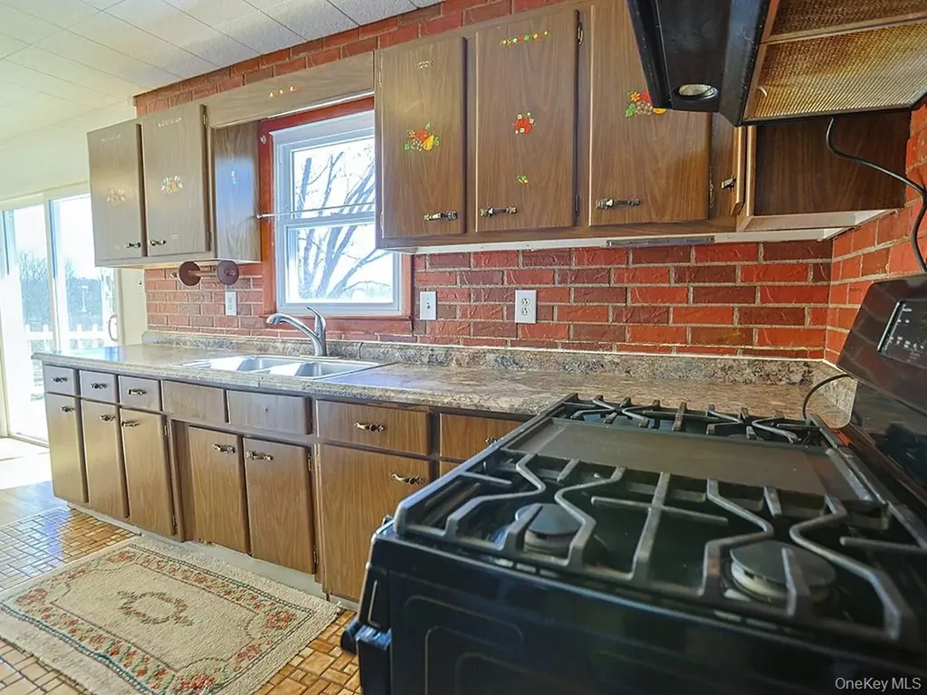 1871 Albany Post Road Wallkill NY 12589
