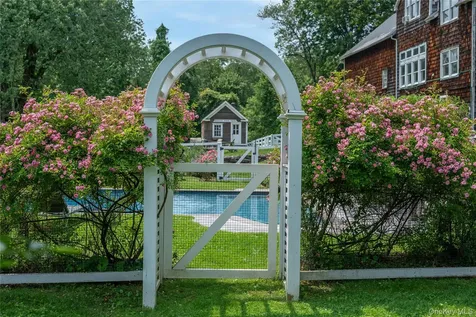 161 Buxton Road Bedford Hills NY 10507