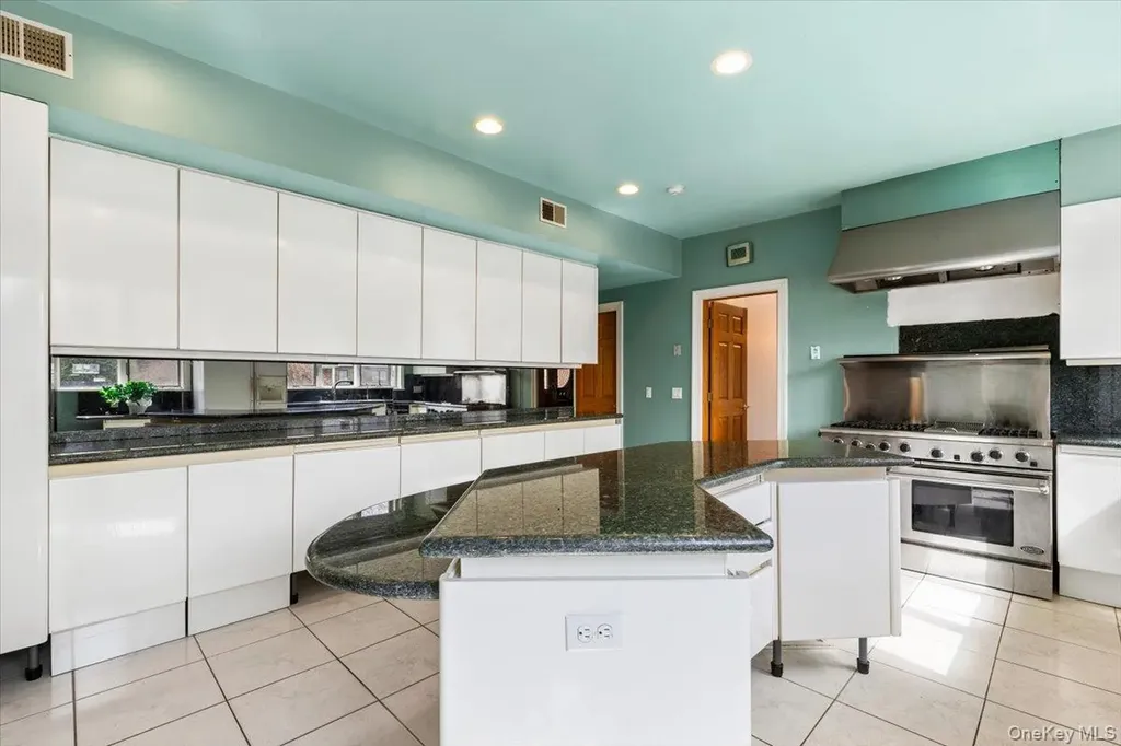80 Dorset Road Scarsdale NY 10583