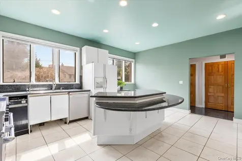 80 Dorset Road Scarsdale NY 10583