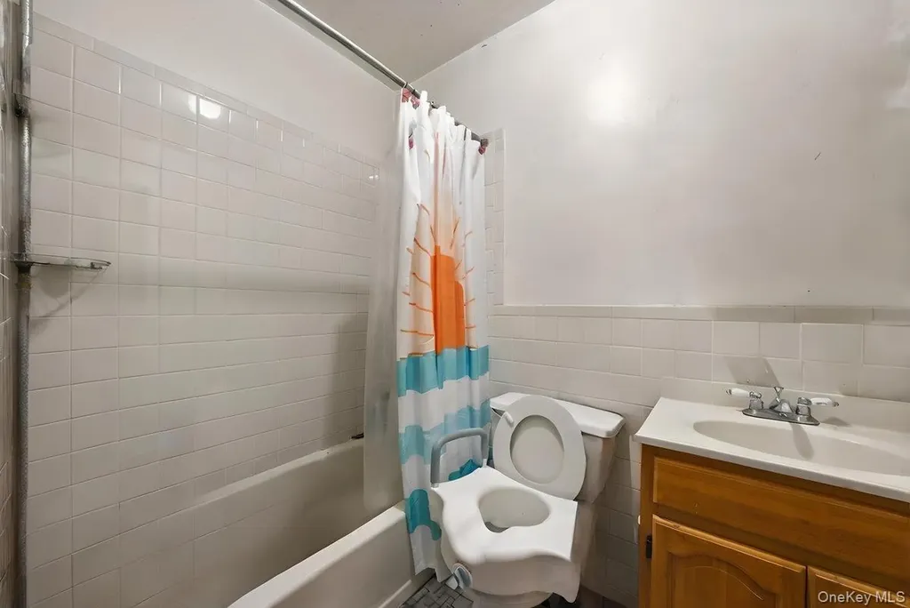811 E 228th Street Bronx NY 10466