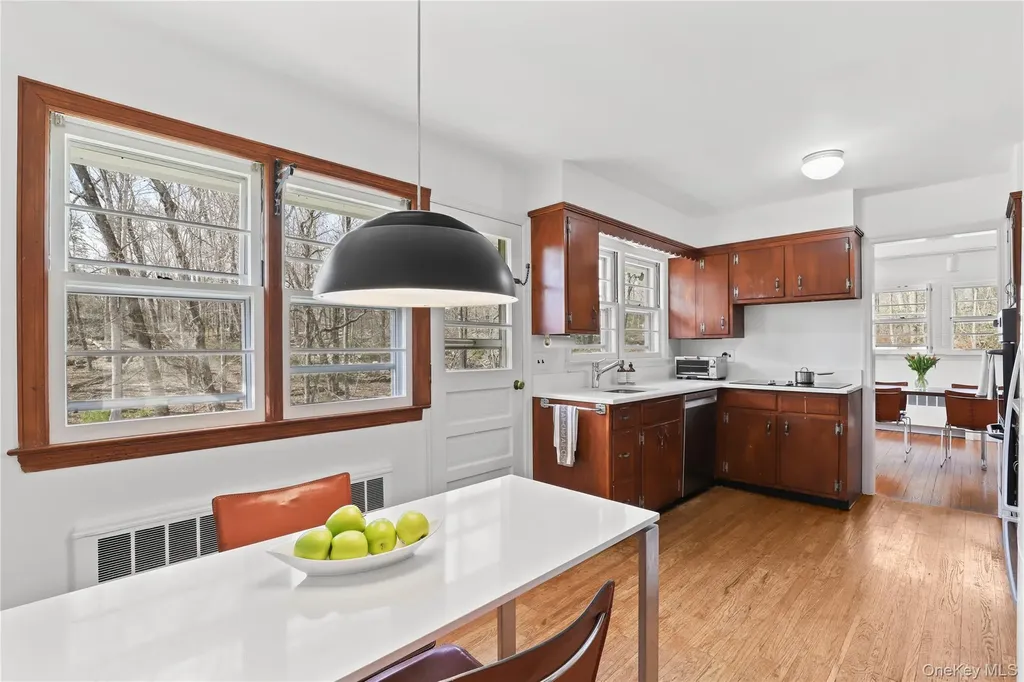 15 Laurel Road Pound Ridge NY 10576