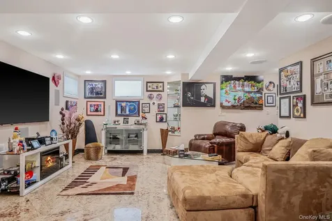 1218 Centre Street Hewlett NY 11557