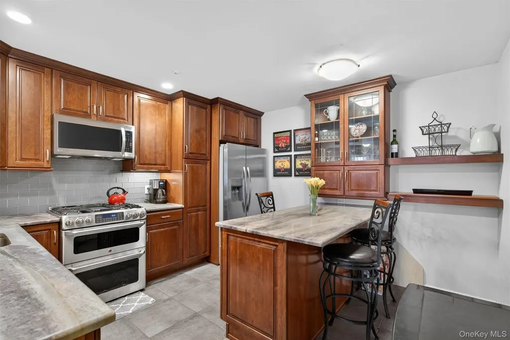 19 Olde Wagon Road Warwick NY 10990