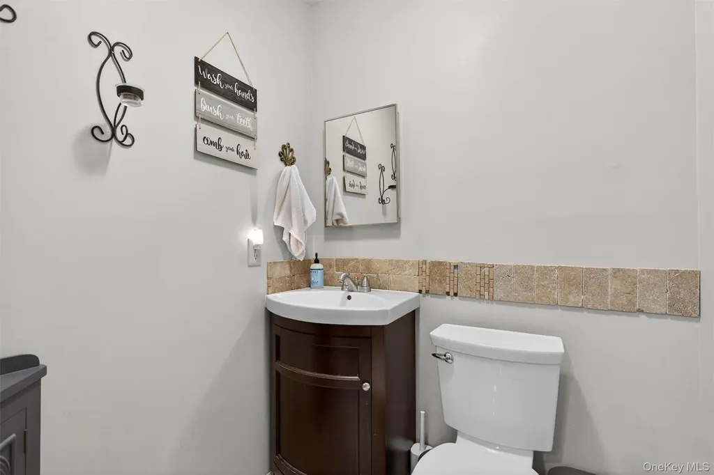 19 Olde Wagon Road Warwick NY 10990