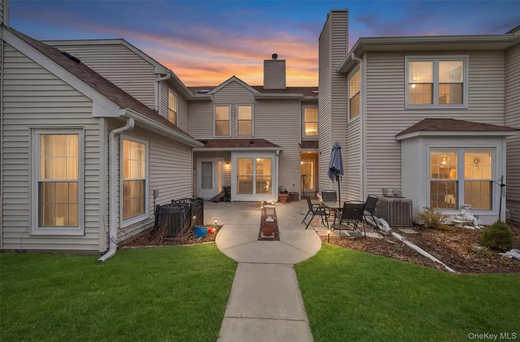 19 Olde Wagon Road Warwick NY 10990