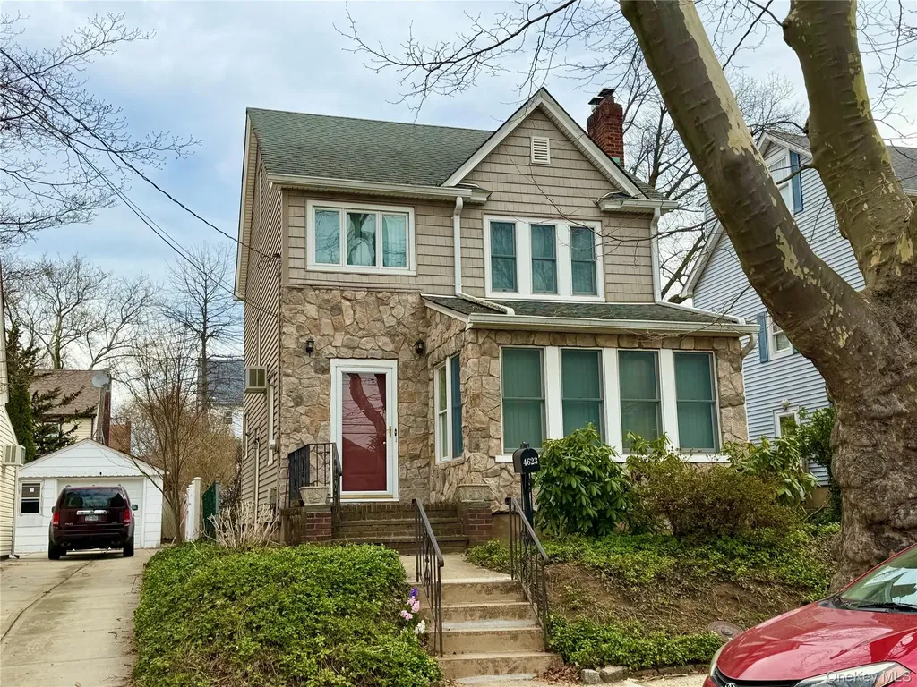 4623 Arcadia Lane Great Neck NY 11020