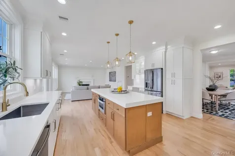 85 West Avenue Hicksville NY 11801