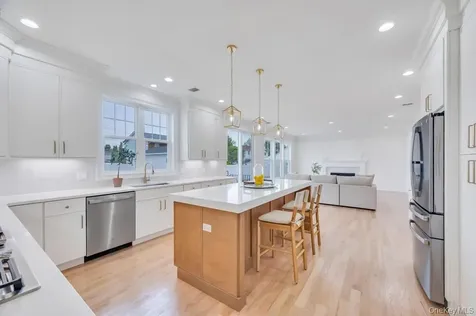 85 West Avenue Hicksville NY 11801